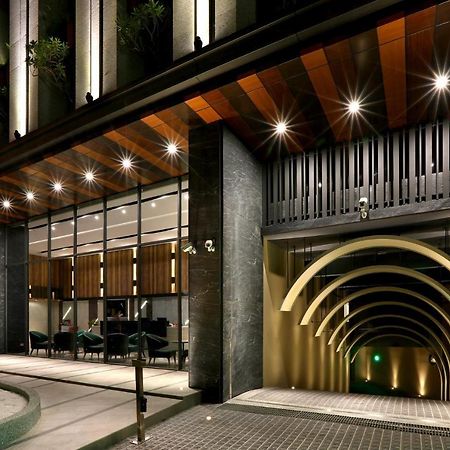 Kun Hotel Taichung Bagian luar foto