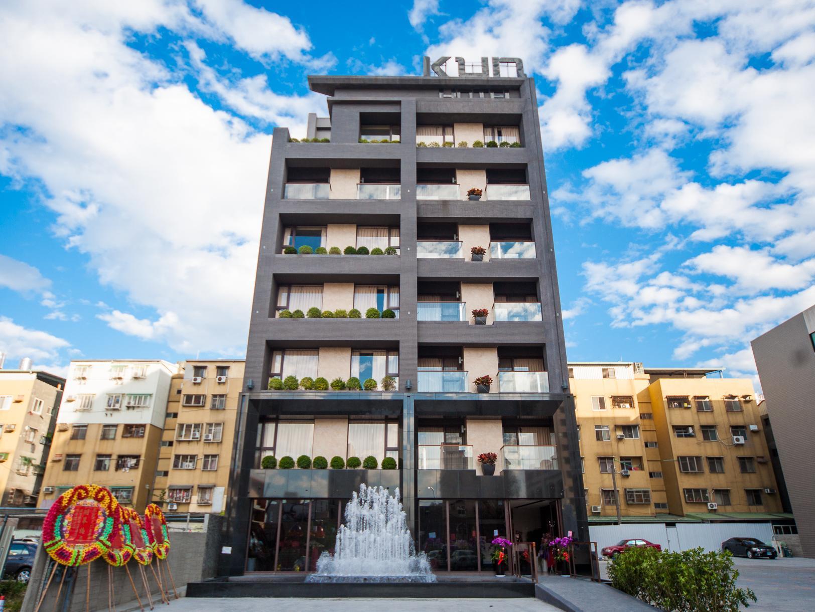Kun Hotel Taichung Bagian luar foto