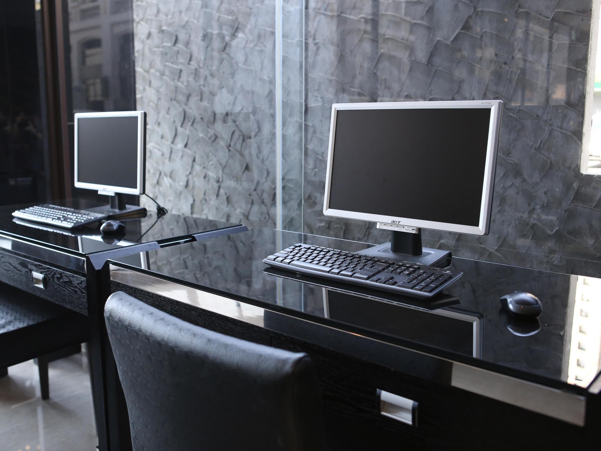 Kun Hotel Taichung Bagian luar foto