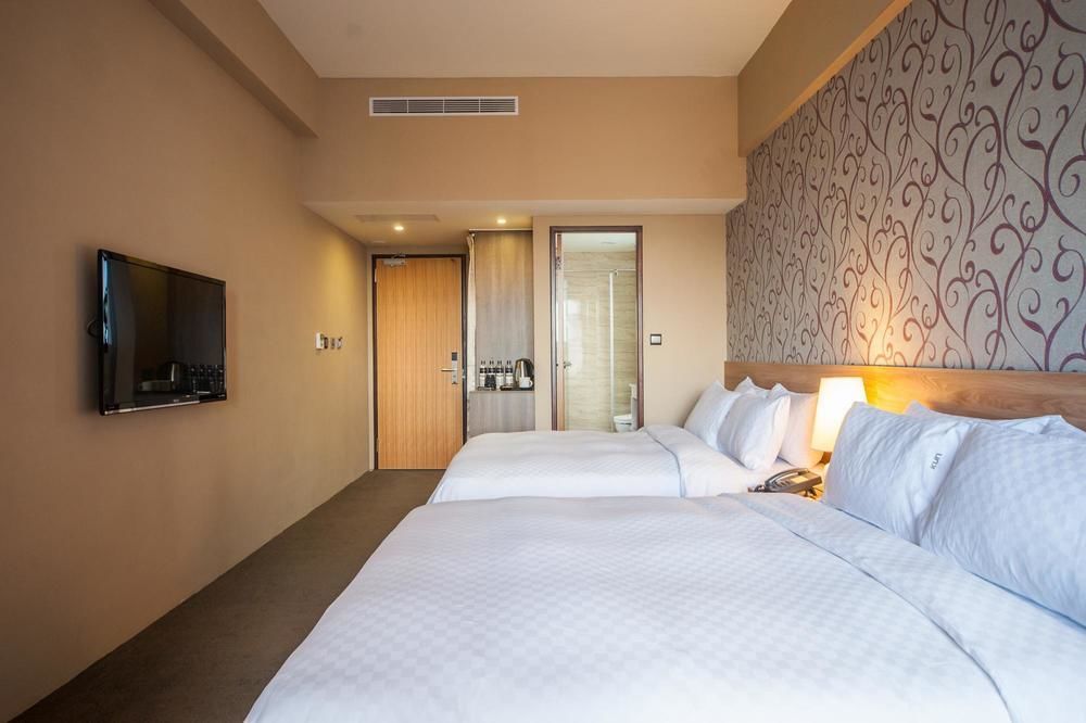 Kun Hotel Taichung Bagian luar foto