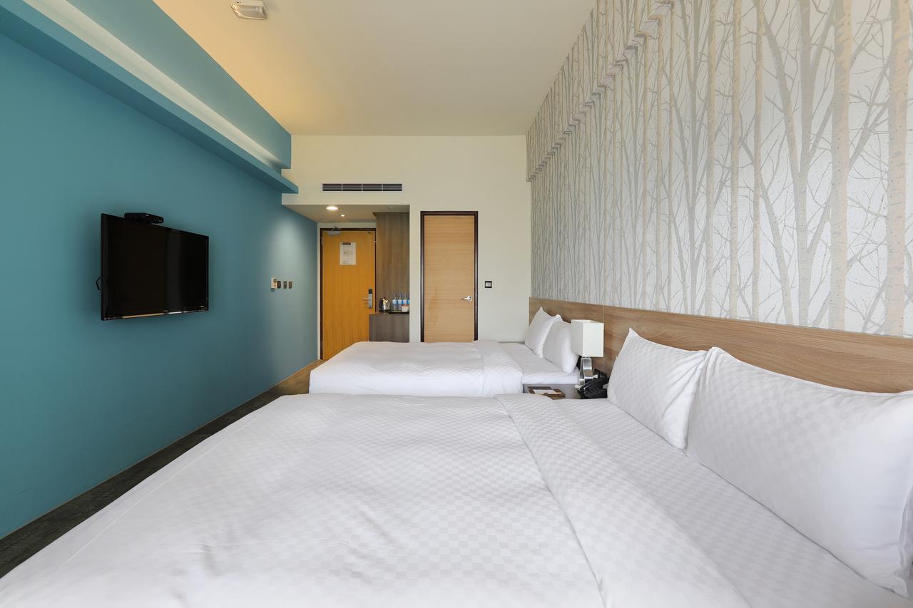 Kun Hotel Taichung Bagian luar foto