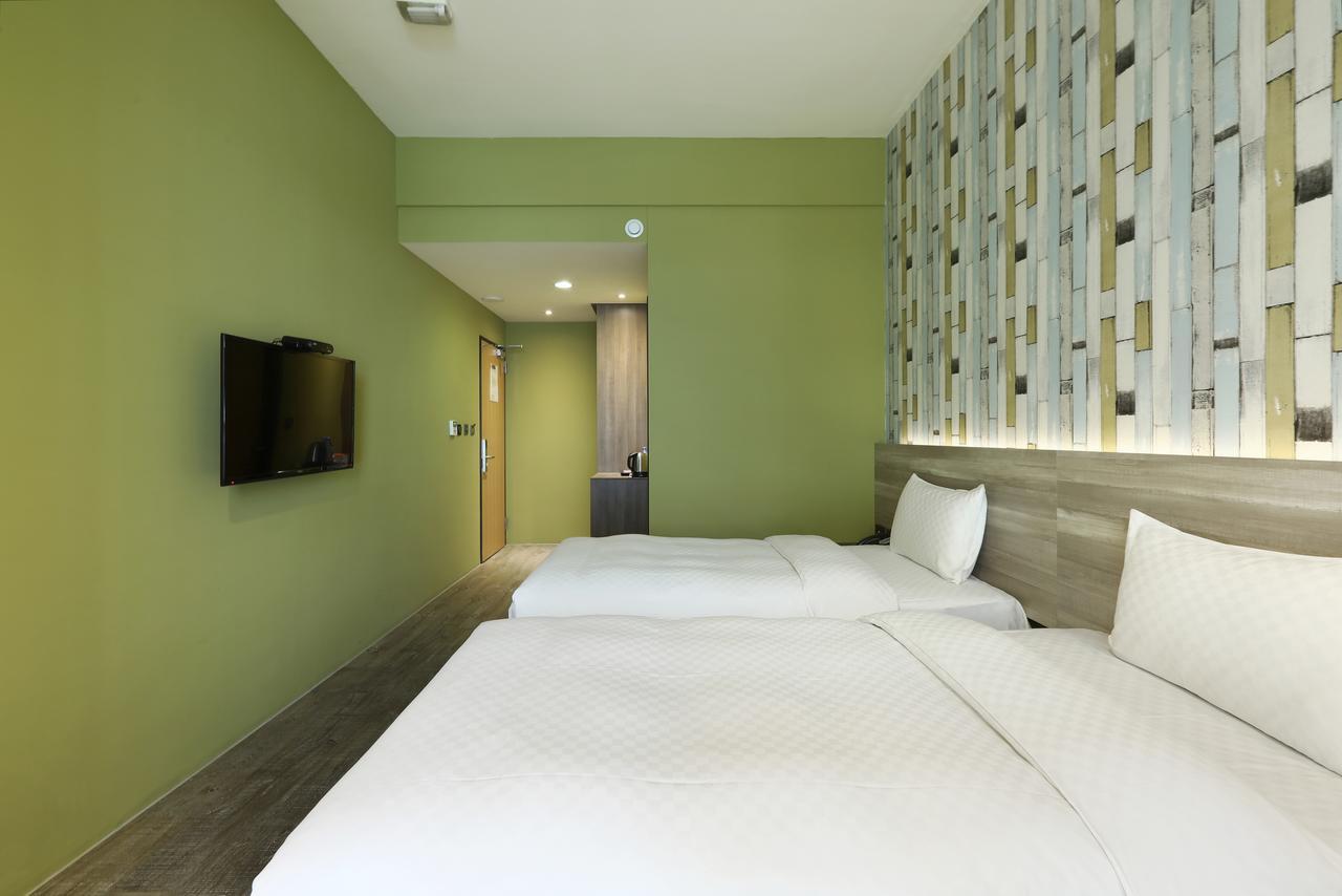Kun Hotel Taichung Bagian luar foto