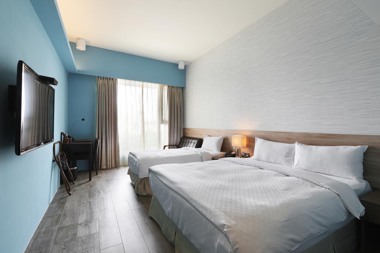 Kun Hotel Taichung Bagian luar foto