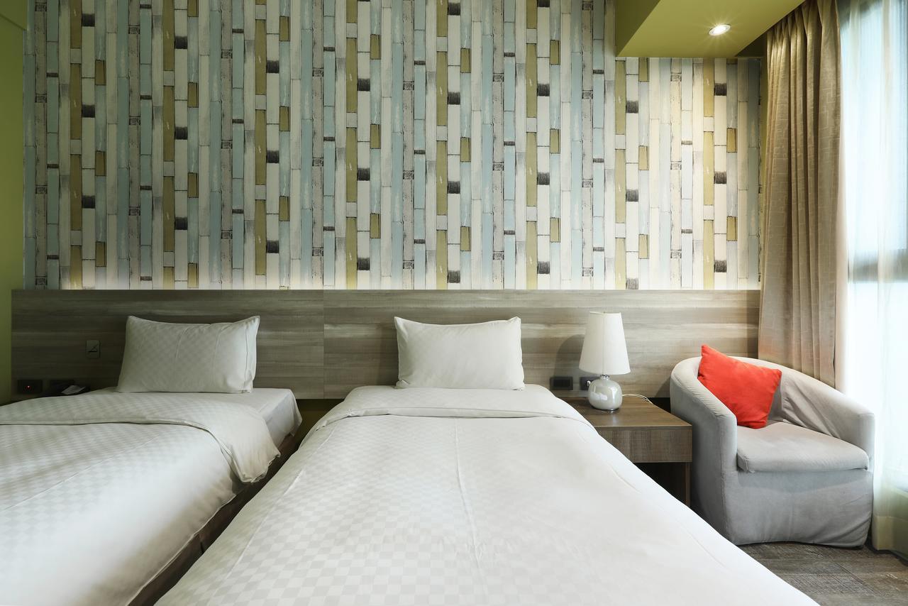 Kun Hotel Taichung Bagian luar foto