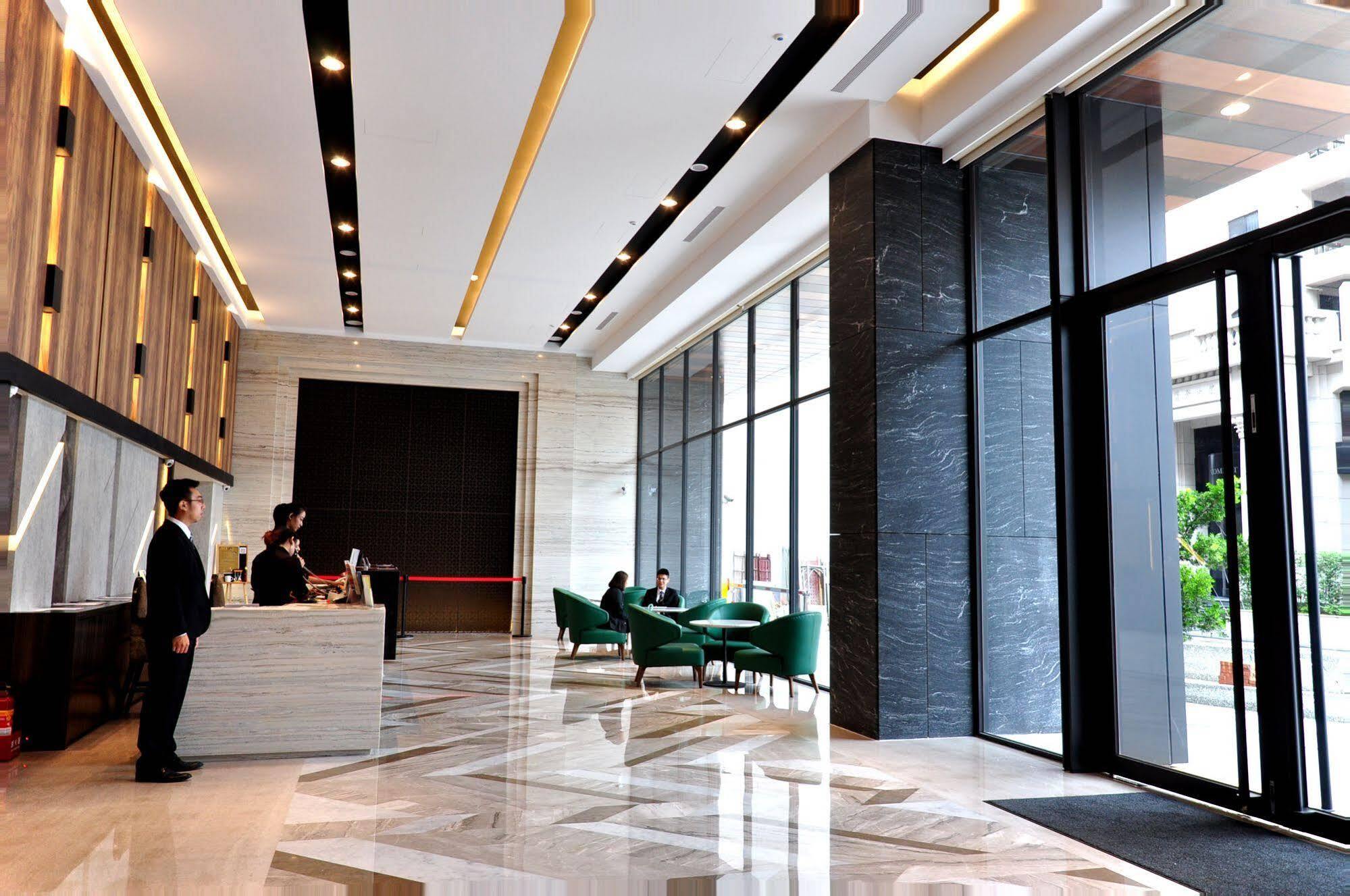Kun Hotel Taichung Bagian luar foto